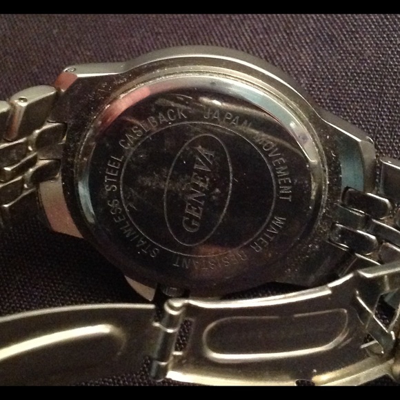 Vintage Geneva Gold & Silver Quartz Dress Watch - Picture 6 of 7